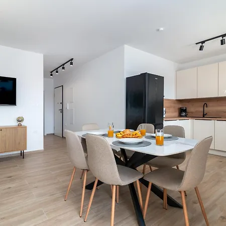 公寓 Terra - Comfort With Garden, Terrace & Free Parking