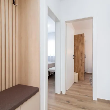 公寓 Terra - Comfort With Garden, Terrace & Free Parking 特罗吉尔