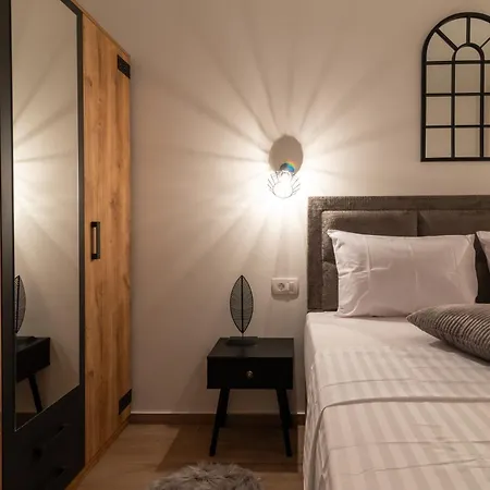 Terra - Comfort With Garden, Terrace & Free Parking * Трогір
