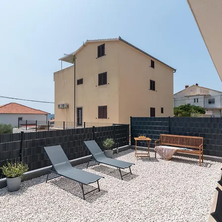 Terra - Comfort With Garden, Terrace & Free Parking 公寓