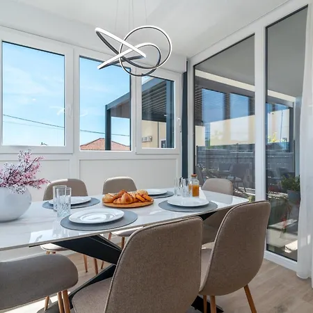 Terra - Comfort With Garden, Terrace & Free Parking Apartment *