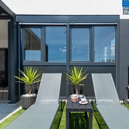 Апартаменти Terra - Comfort With Garden, Terrace & Free Parking *