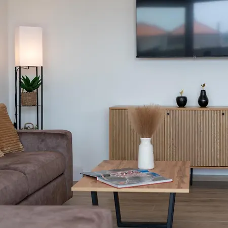 Terra - Comfort With Garden, Terrace & Free Parking شقة تروغير