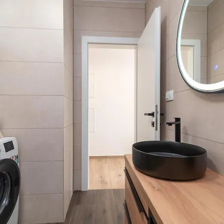 شقة Terra - Comfort With Garden, Terrace & Free Parking *