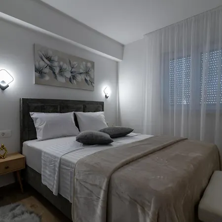 Terra - Comfort With Garden, Terrace & Free Parking *