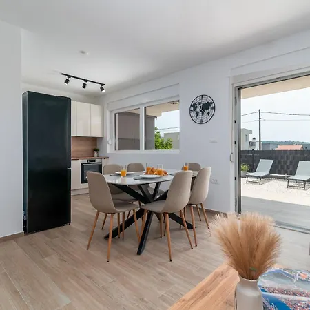 شقة Terra - Comfort With Garden, Terrace & Free Parking تروغير