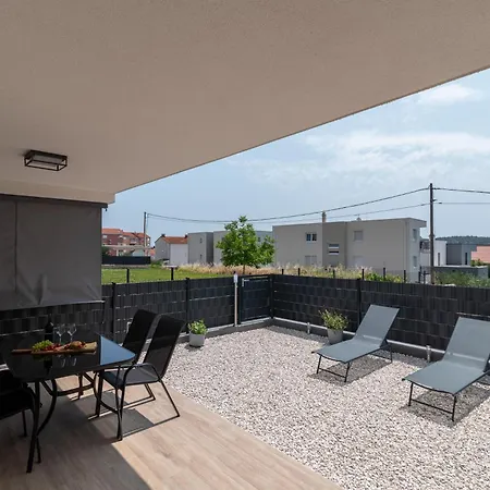 Terra - Comfort With Garden, Terrace & Parking, Just Minutes To Town & Apartment