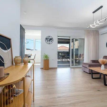 Apartment Terra - Comfort With Garden, Terrace & Free Parking *