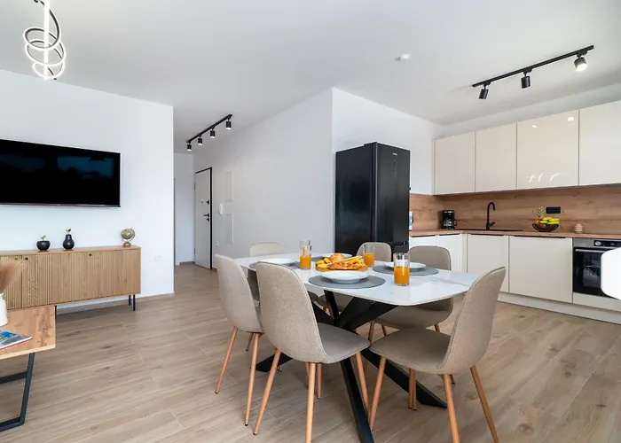 شقة Terra - Comfort With Garden, Terrace & Free Parking