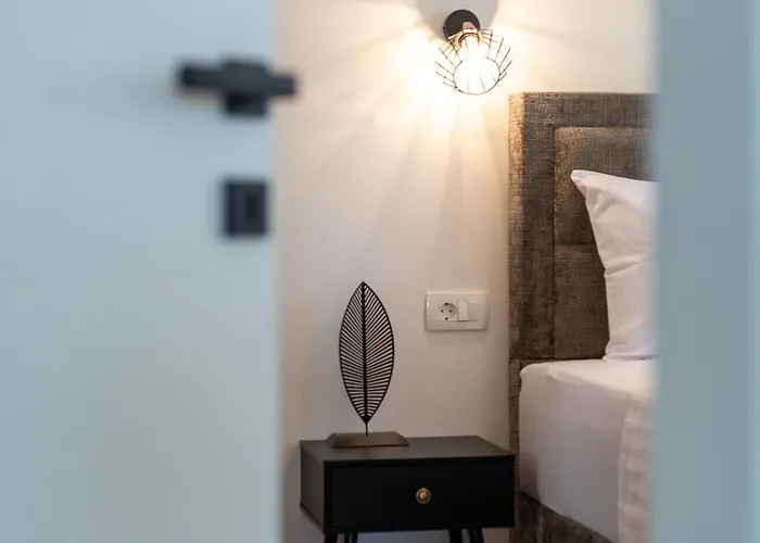 Terra - Comfort With Garden, Terrace & Free Parking شقة *