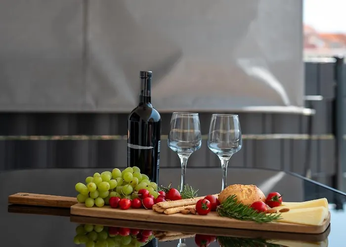 شقة Terra - Comfort With Garden, Terrace & Free Parking *