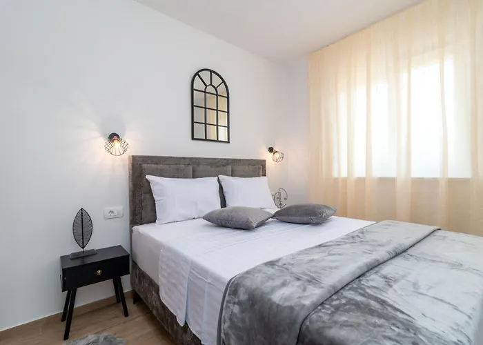 Terra - Comfort With Garden, Terrace & Free Parking *