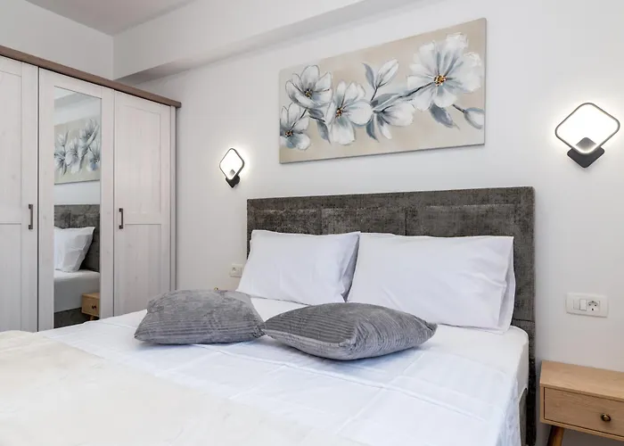 Terra - Comfort With Garden, Terrace & Free Parking تروغير