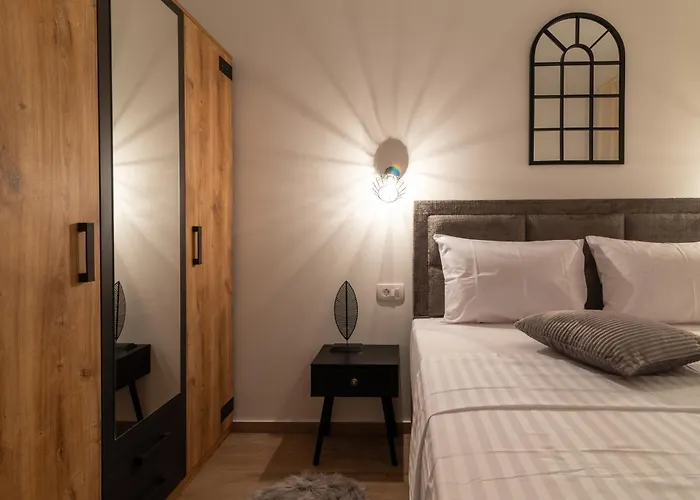 Terra - Comfort With Garden, Terrace & Free Parking * Trogir