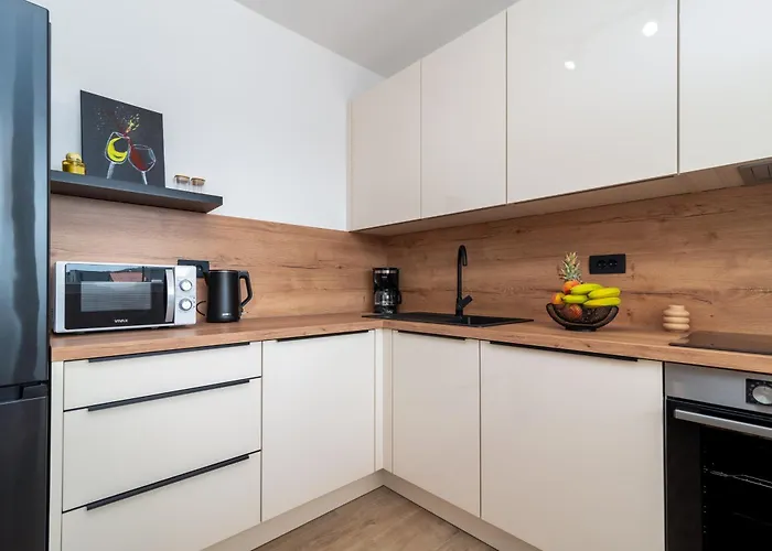 Terra - Comfort With Garden, Terrace & Free Parking شقة