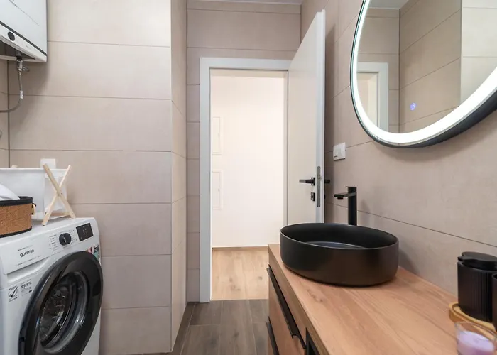 شقة Terra - Comfort With Garden, Terrace & Free Parking *