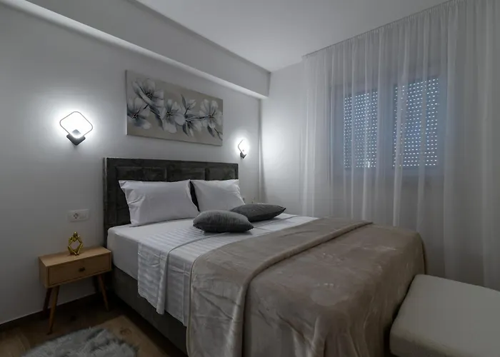 Terra - Comfort With Garden, Terrace & Free Parking *