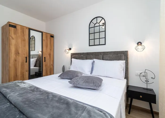 Apartman Terra - Comfort With Garden, Terrace & Free Parking