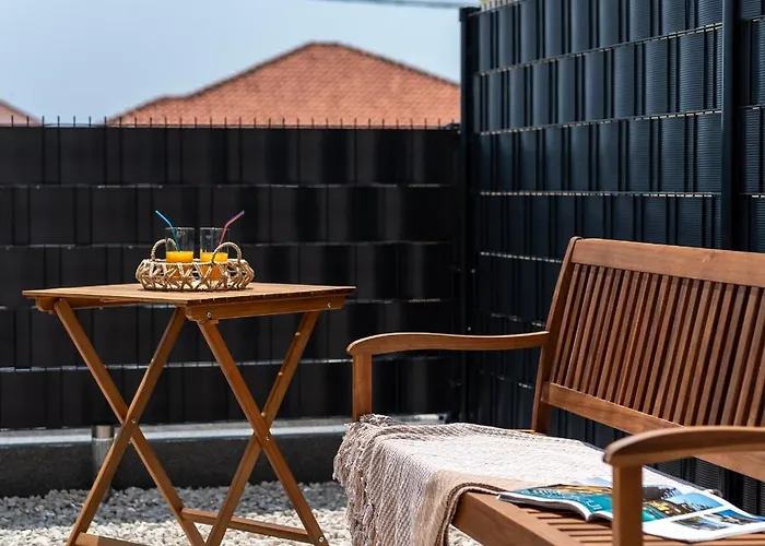 Terra - Comfort With Garden, Terrace & Free Parking شقة *