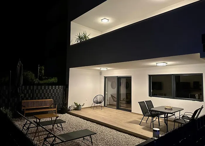 Terra - Comfort With Garden, Terrace & Free Parking *