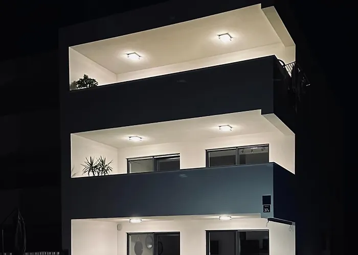 Terra - Comfort With Garden, Terrace & Free Parking شقة