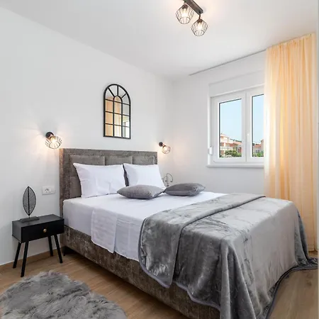 Terra - Comfort With Garden, Terrace & Free Parking Διαμέρισμα *