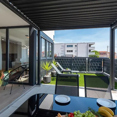 Terra - Comfort With Garden, Terrace & Free Parking Τρογκίρ